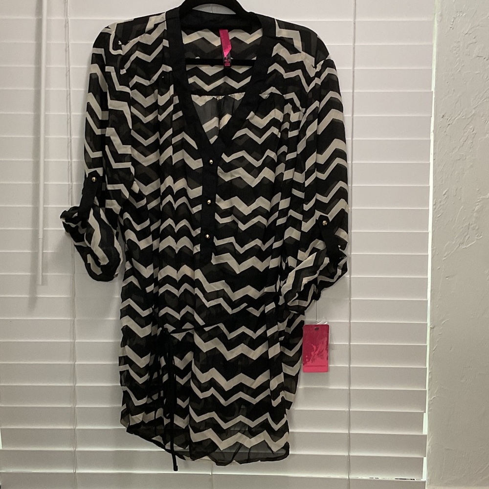 NWT Pure Energy Black and Cream Chevron Tunic